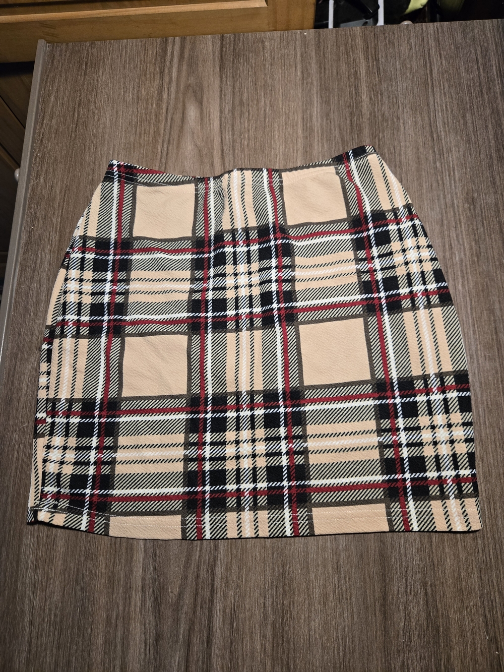 Plaid Mini Skirt in Beige, Black and Red SHEIN SZ 4